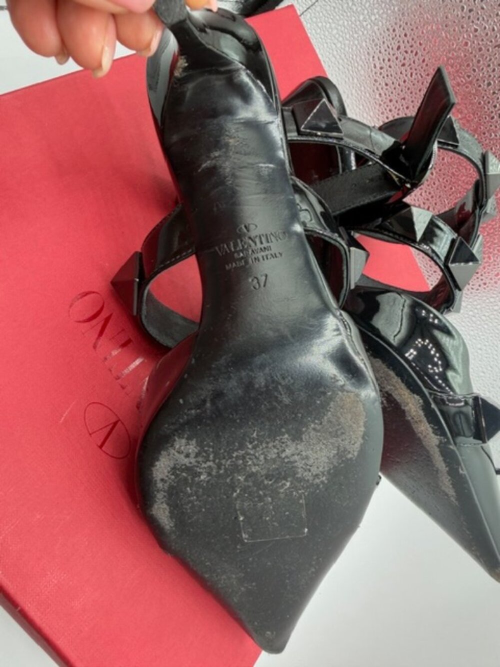 VALENTINO STUD PATENT LEATHER PUMPS - Picture 12 of 14